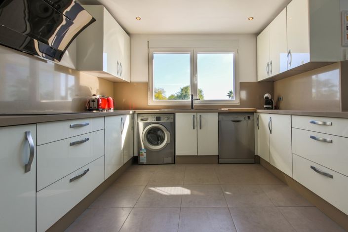 Image No.9-3 Bed Villa for sale