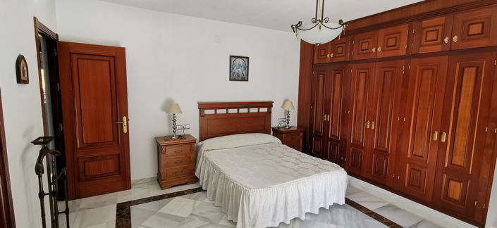 Image No.30-5 Bed Villa for sale