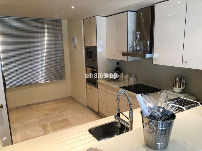 Image No.10-3 Bed Apartment for sale