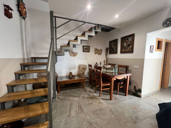 Image No.12-4 Bed Townhouse for sale