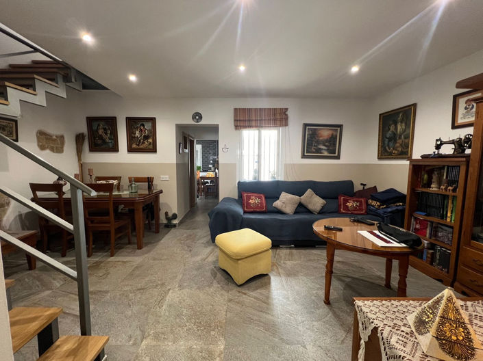 Image No.14-4 Bed Townhouse for sale