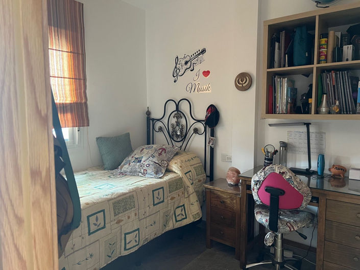 Image No.17-4 Bed Townhouse for sale