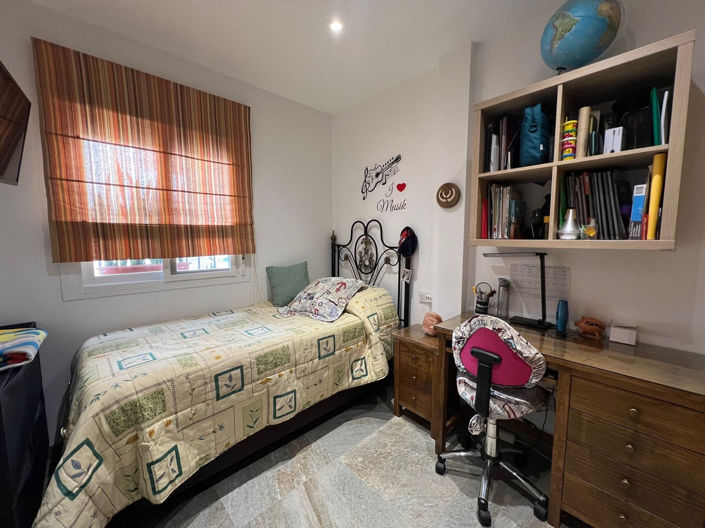 Image No.20-4 Bed Townhouse for sale