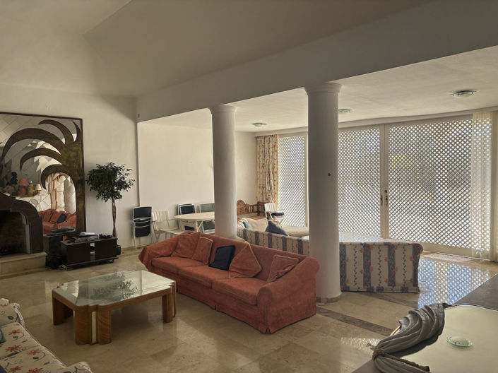 Image No.10-6 Bed Villa for sale