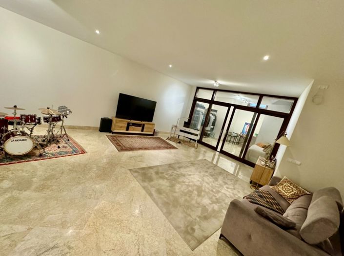 Image No.12-3 Bed Duplex for sale