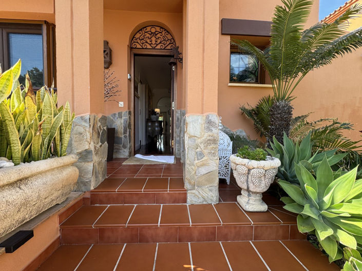 Image No.11-5 Bed Villa for sale