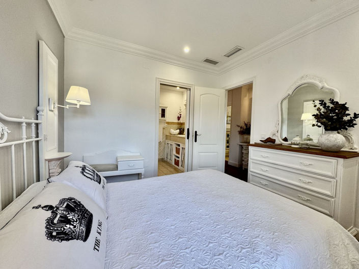 Image No.39-5 Bed Villa for sale