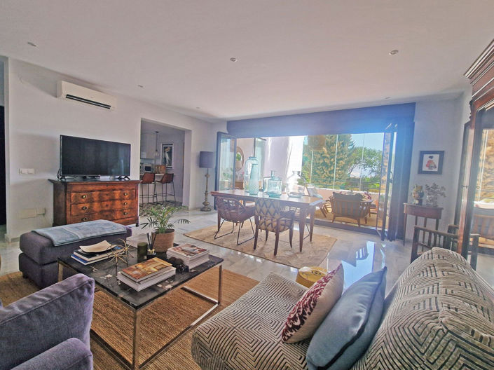 Image No.16-4 Bed Townhouse for sale