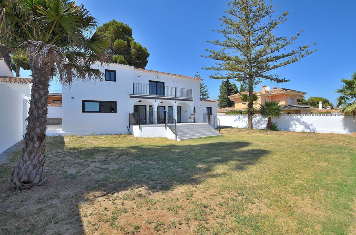 Image No.2-Villa de 4 chambres à vendre à Fuengirola
