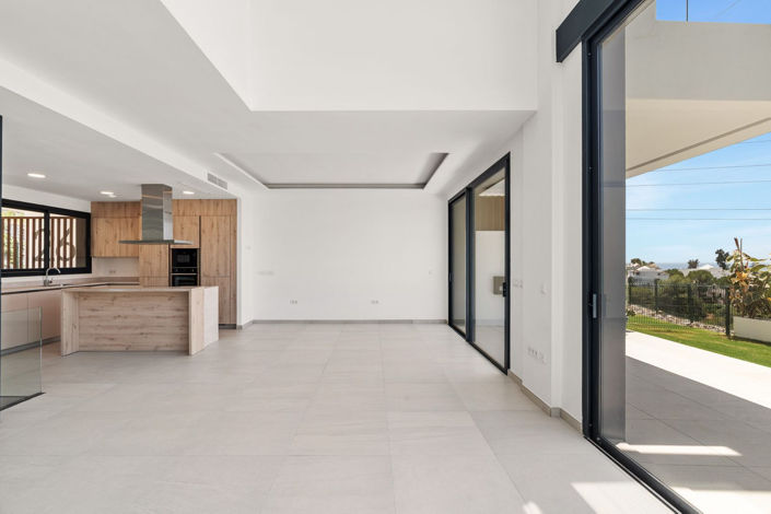 Image No.6-5 Bed Townhouse for sale