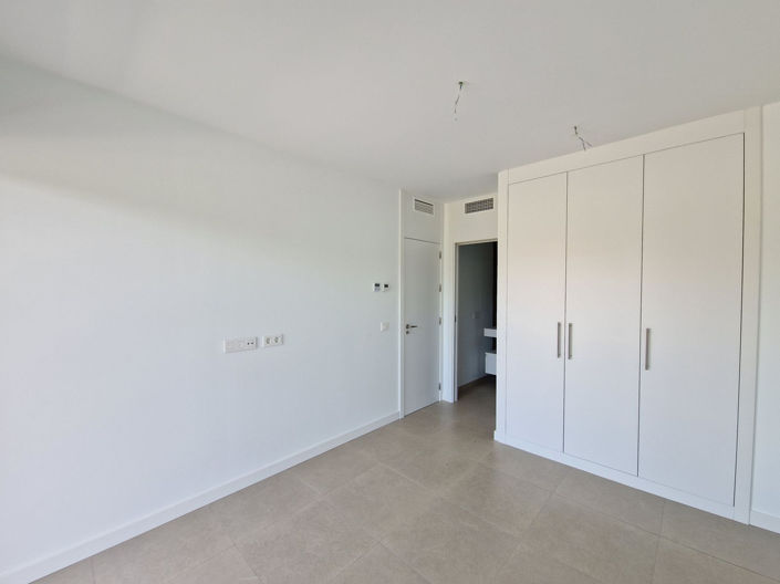 Image No.11-3 Bed Townhouse for sale