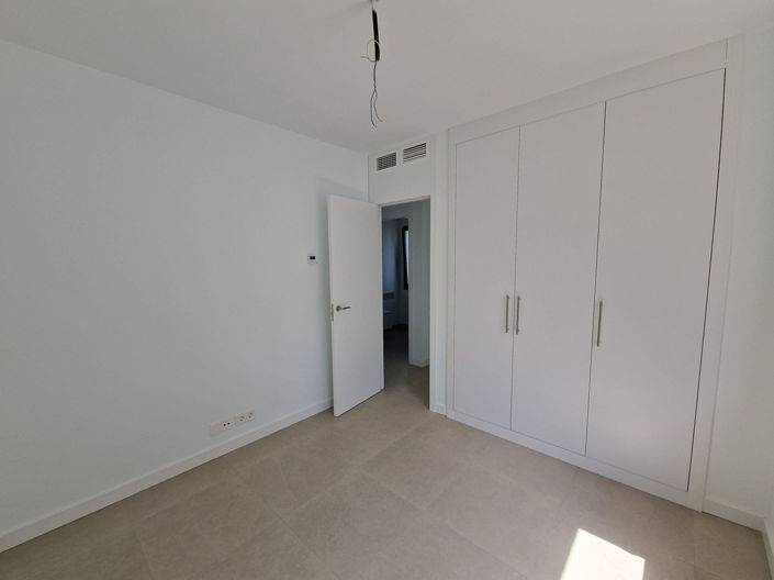 Image No.12-3 Bed Townhouse for sale