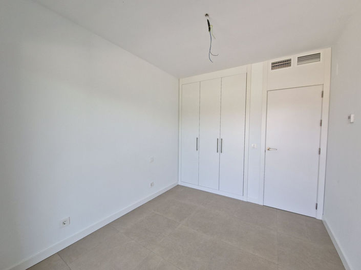 Image No.13-3 Bed Townhouse for sale