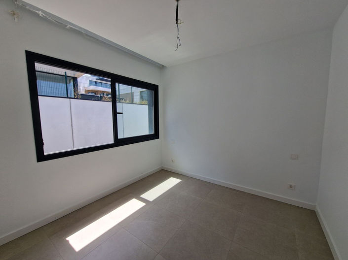 Image No.14-3 Bed Townhouse for sale