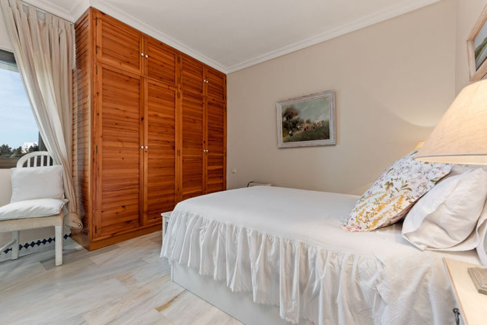 Image No.20-3 Bed Apartment for sale