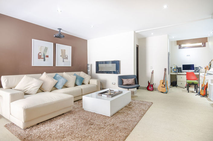 Image No.4-Villa de 5 chambres à vendre à Nueva Andalucia