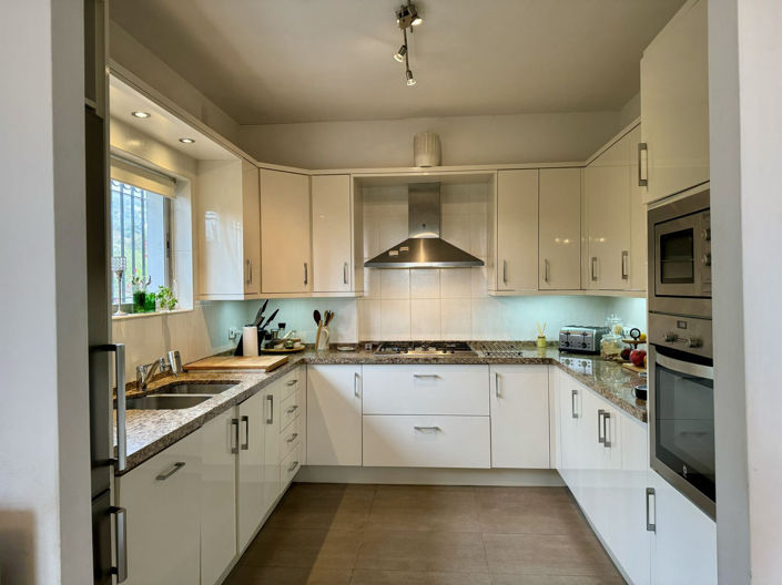 Image No.18-6 Bed Villa for sale