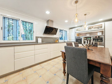 l8yjllmqs35-3595ad71cbd87be6c3643a4285ef4791