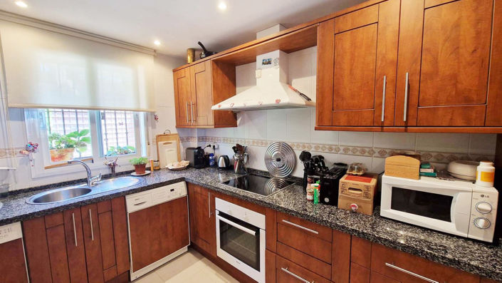 Image No.11-3 Bed Townhouse for sale