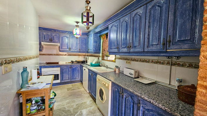 Image No.16-4 Bed Townhouse for sale