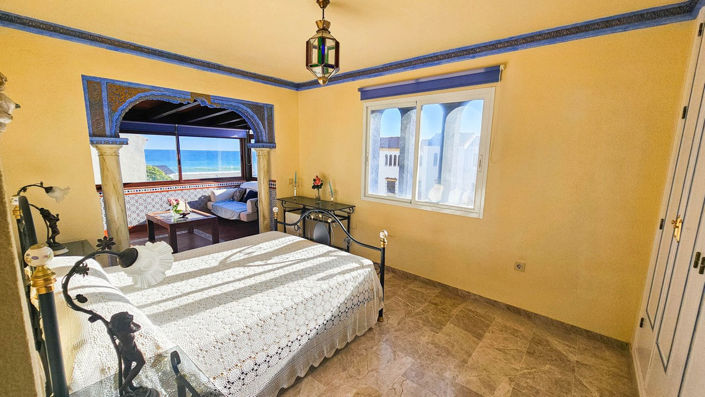 Image No.19-4 Bed Townhouse for sale