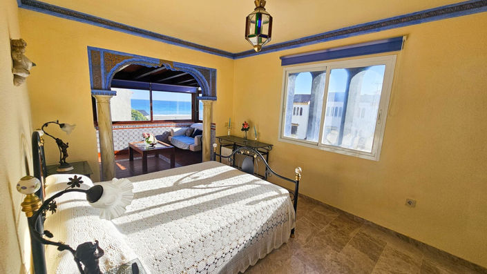 Image No.22-4 Bed Townhouse for sale