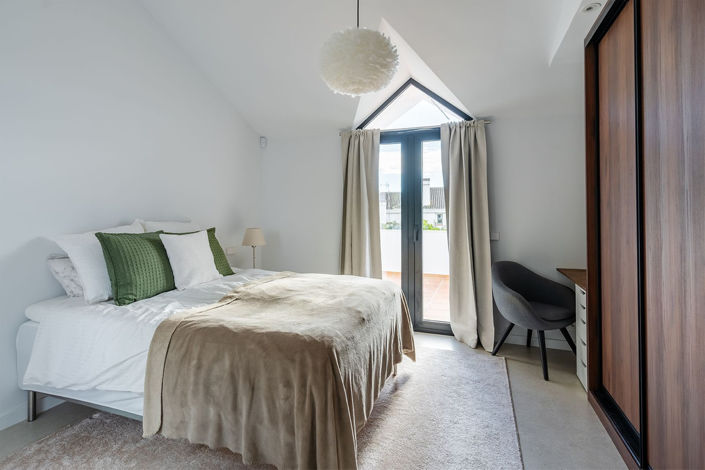 Image No.12-4 Bed Villa for sale