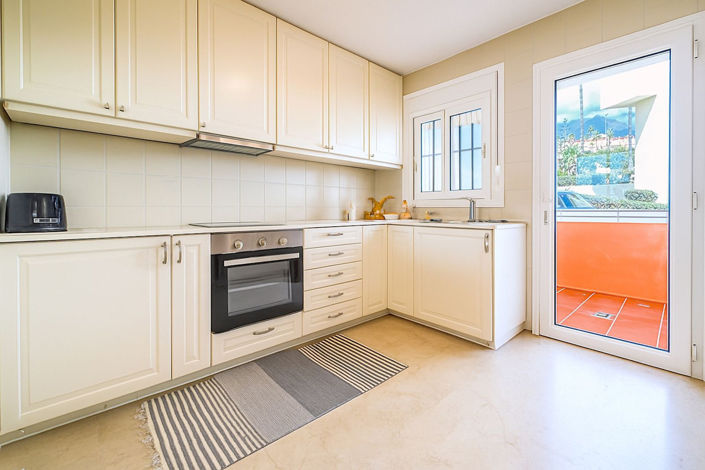 Image No.11-3 Bed Townhouse for sale