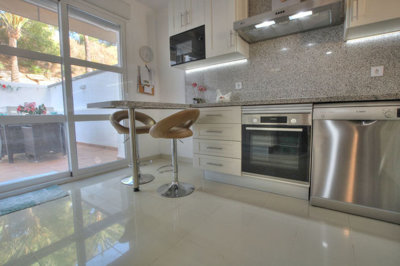 aqpfvzsn3ol10-bb915d1cb19341576dcdc994b81ab9c