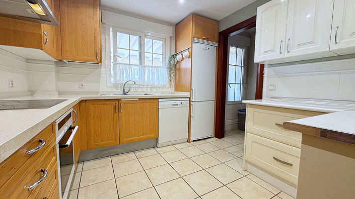 Image No.10-4 Bed Townhouse for sale