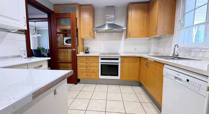 Image No.11-4 Bed Townhouse for sale