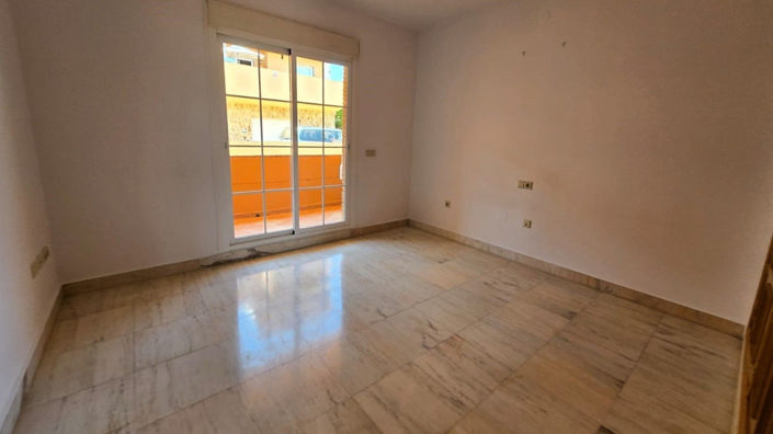 Image No.4-4 Bed Townhouse for sale