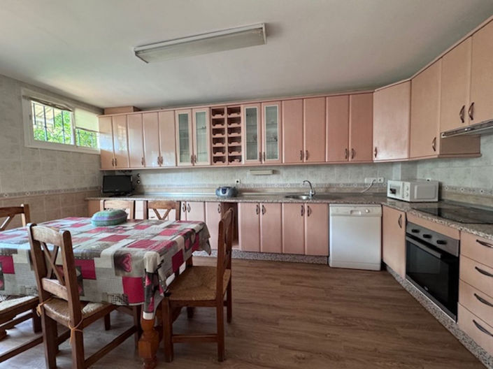 Image No.9-5 Bed Townhouse for sale