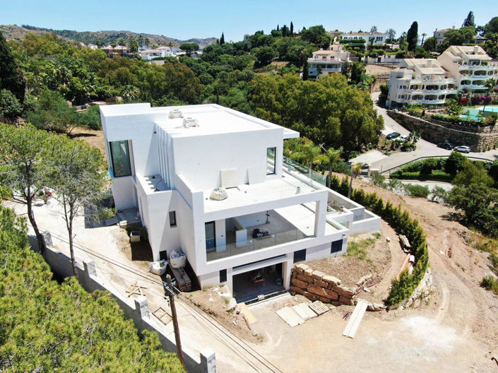 Image No.4-Villa de 4 chambres à vendre à Elviria