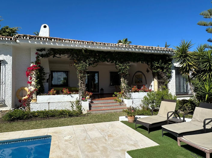 Image No.3-Villa de 4 chambres à vendre à El Paraiso