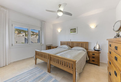 5b2esypojge7-aa4cc561180b369757c0bb4af9886cd3