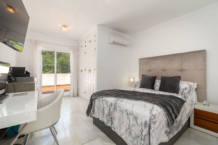 Image No.14-4 Bed Villa for sale