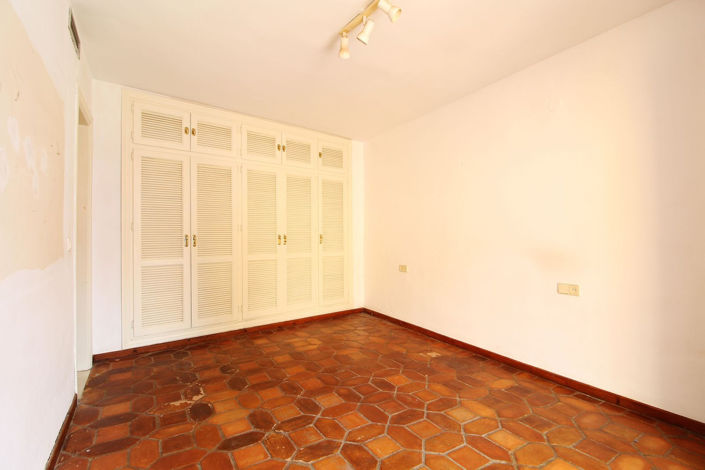 Image No.11-3 Bed Townhouse for sale