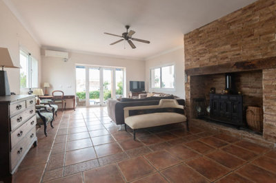 528wbm4gjwu10-bb915d1cb19341576dcdc994b81ab9c