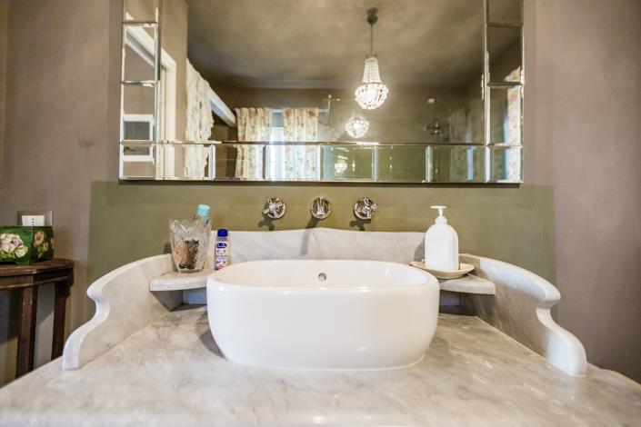 Image No.25-5 Bed Country Property for sale