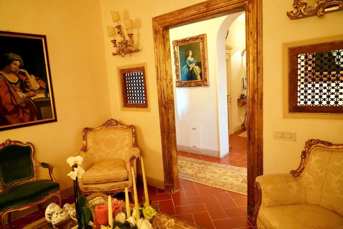 Image No.9-6 Bed Villa for sale