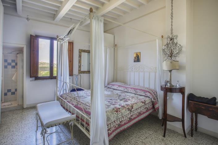 Image No.19-3 Bed Townhouse for sale