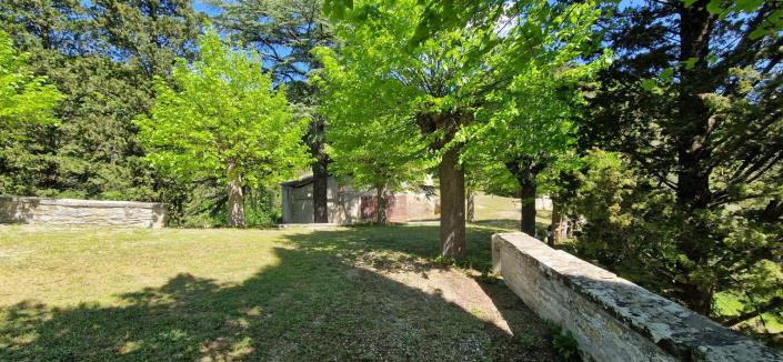 Image No.20-18 Bed Property for sale