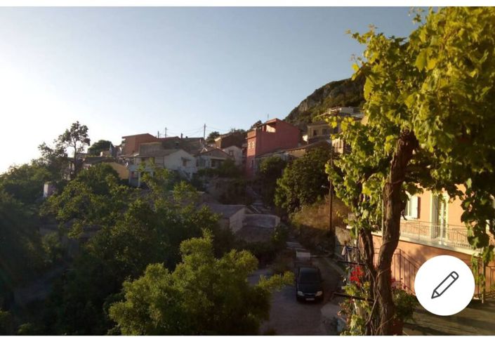 Image No.3-3 Bed Property for sale