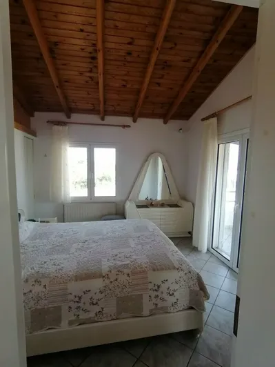 Image No.2-Propriété de 4 chambres à vendre à Attica