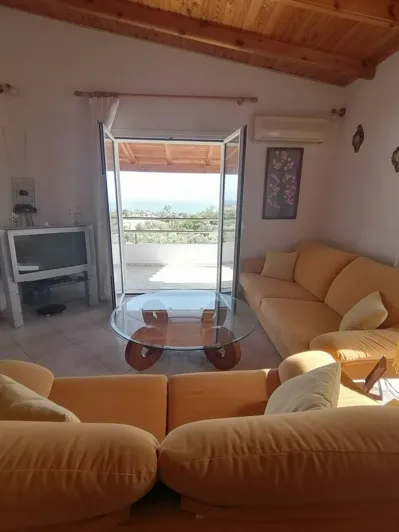 Image No.4-Propriété de 4 chambres à vendre à Attica