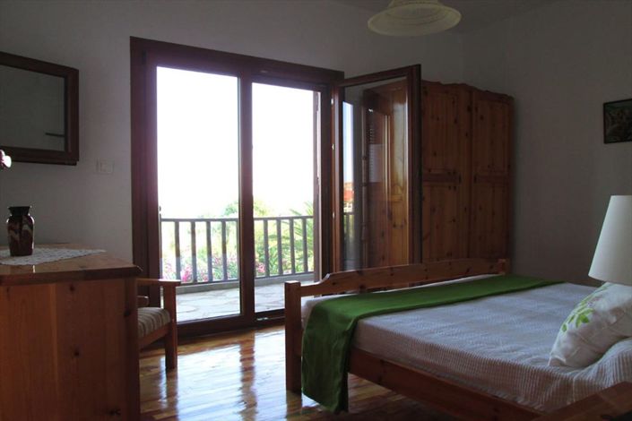 Image No.11-4 Bed Property for sale