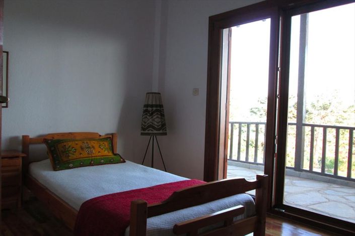 Image No.12-4 Bed Property for sale