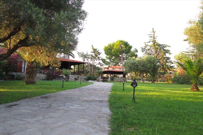 Image No.26-4 Bed Property for sale