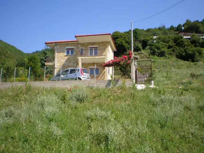 Image No.3-2 Bed Property for sale